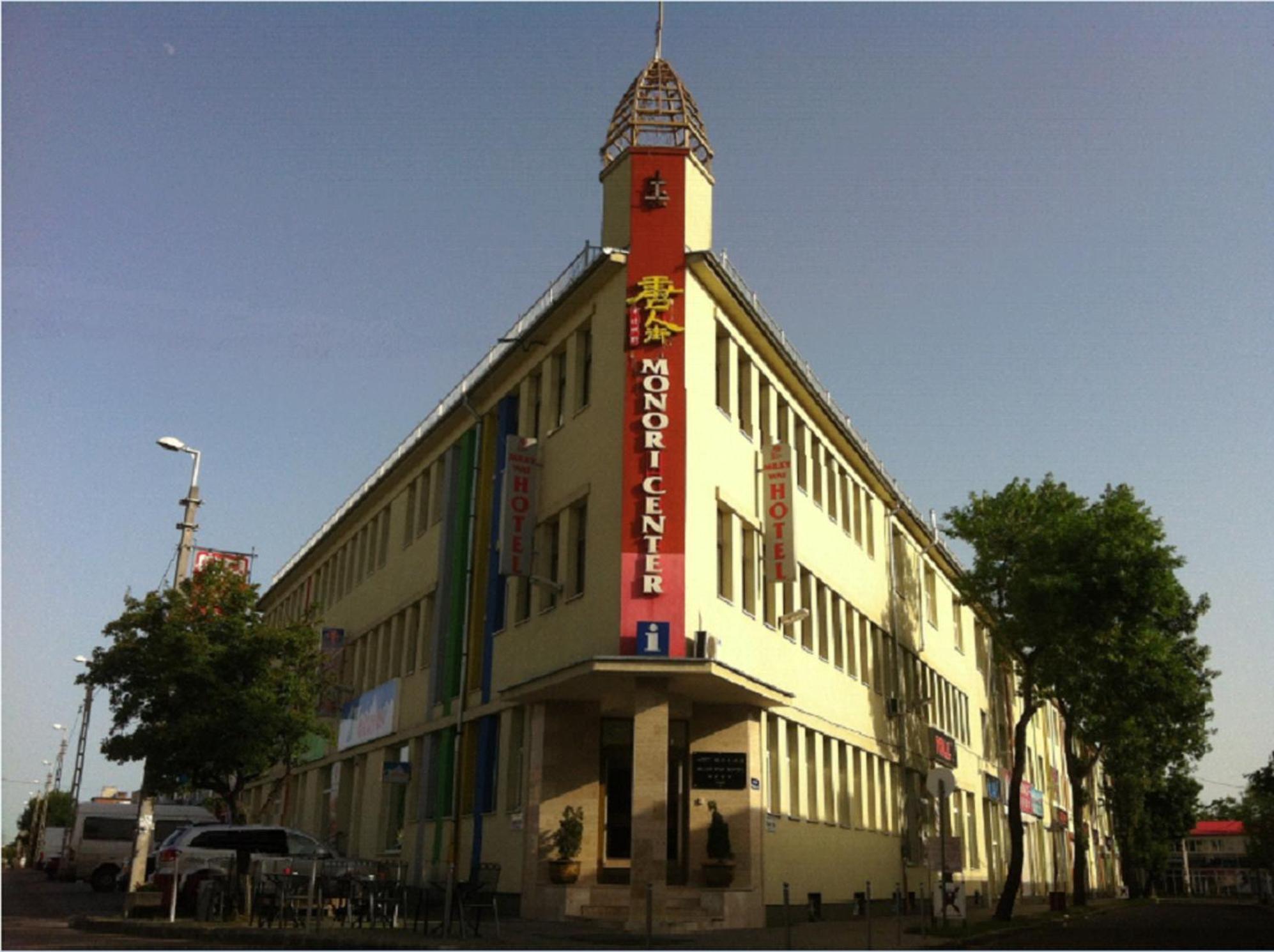 Milky Way Hotel Budapest Exterior foto